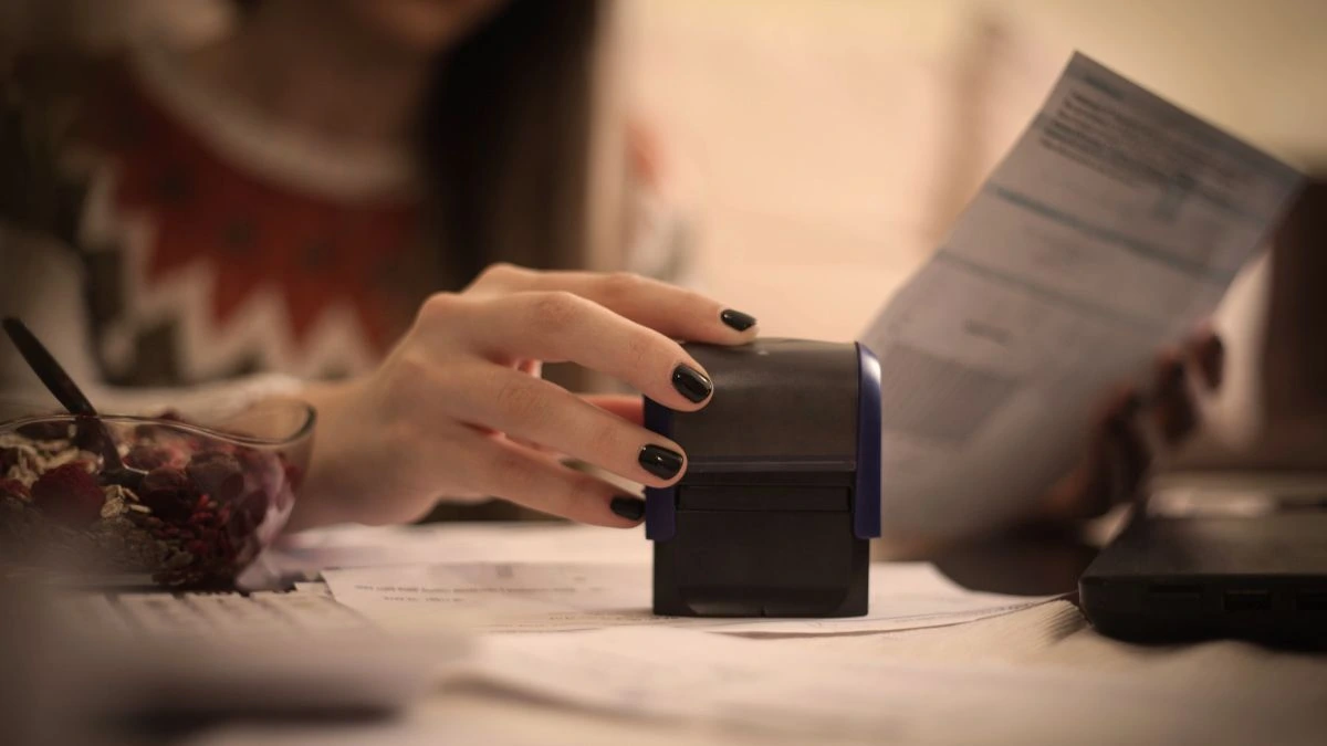 O que precisa para autenticar um documento