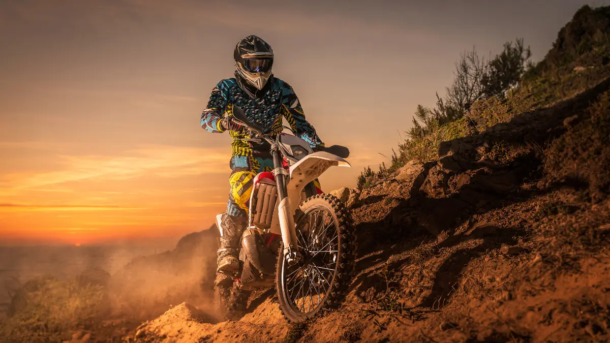 Quantas marchas tem uma moto de motocross