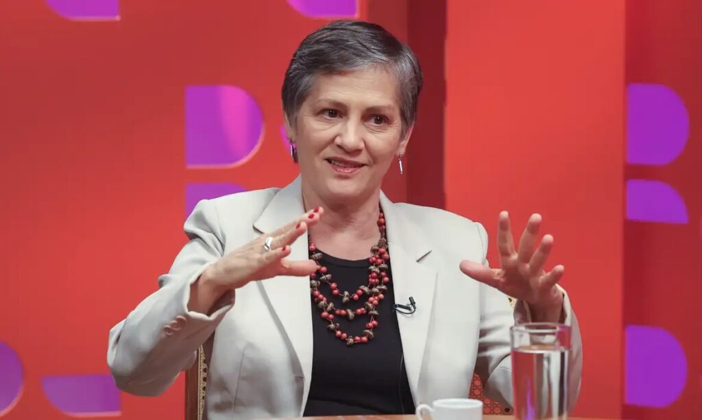 Fenaj e SJPDF repudiam agressão a repórter Heloísa Vilella
