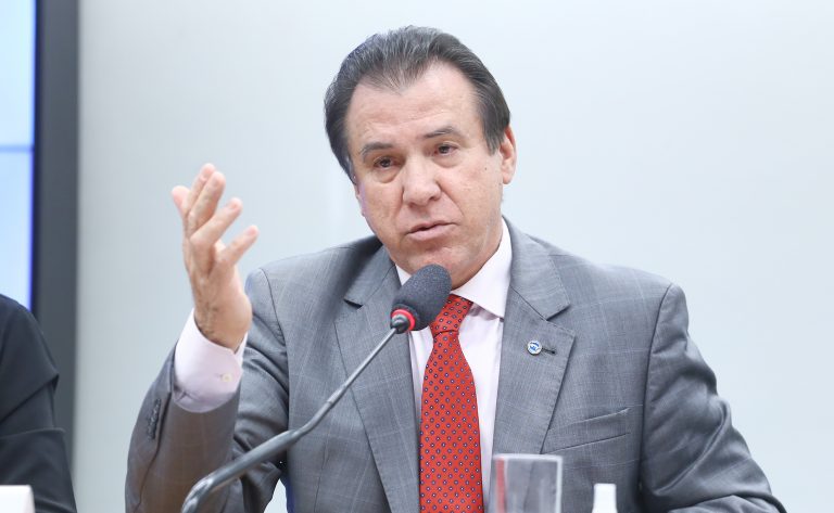 Ministro do Trabalho tira PT da lista suja
