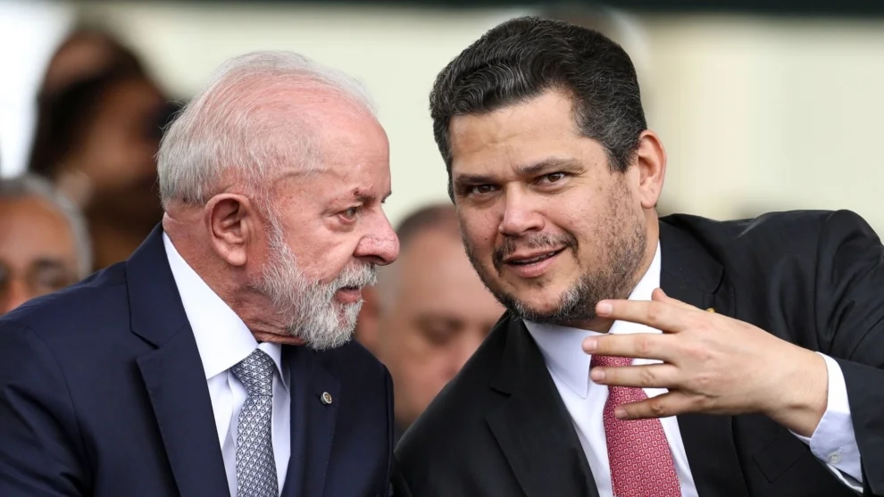 Alcolumbre pede encontro com Lula para apagar crise no Senado