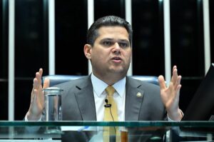 Empresários tentam enterrar PEC e pedem adiamento do fim da 6×1