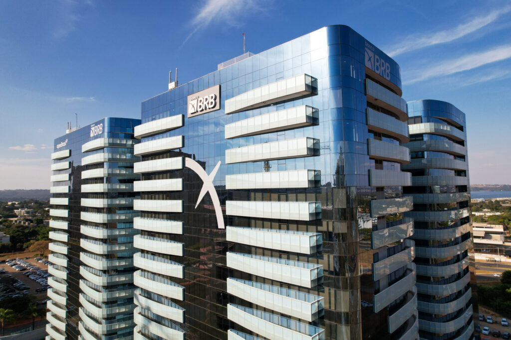 S&P rebaixa nota de crédito do BRB e cita incertezas sobre capitalização