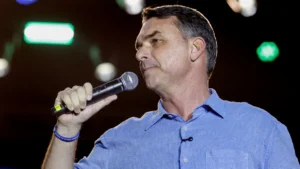 Flávio: Lula se apequena e pensa só na eleição
