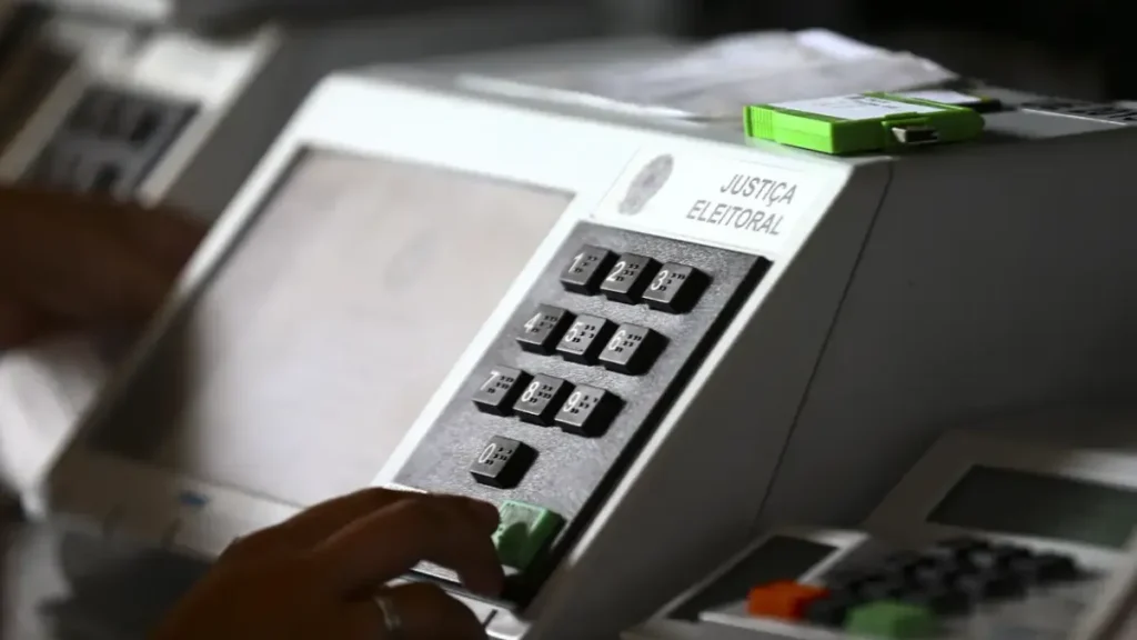 Candidatos ao GDF agitam 2º dia de campanha com sabatinas e atos